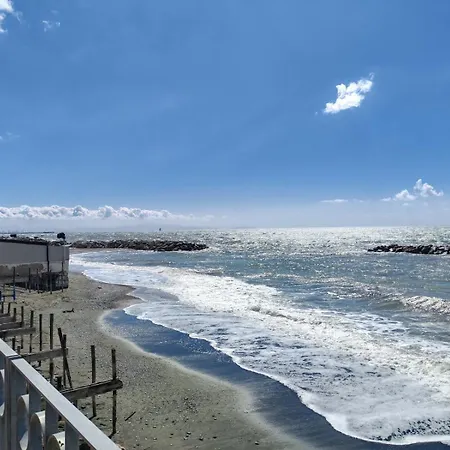 Lisa House Grande Vicino Al Mare Daire *